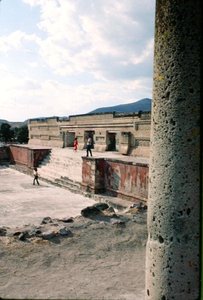 Vista di un cortile da Pre Columbian Pre Columbian